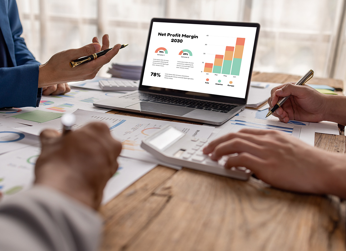 ggroup-of-confident-business-people-point-to-graphs-2026-01-08-02-41-26-utc group-of-confident-business-people-point-to-graphs-2026-01-08-02-41-26-utc